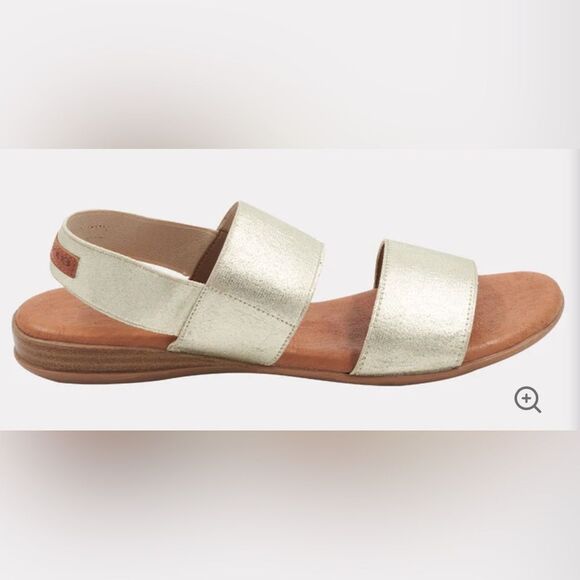 Andre Assous Gold Metallic Slip On Flat Stretch Sandals 8 - Picture 1 of 7